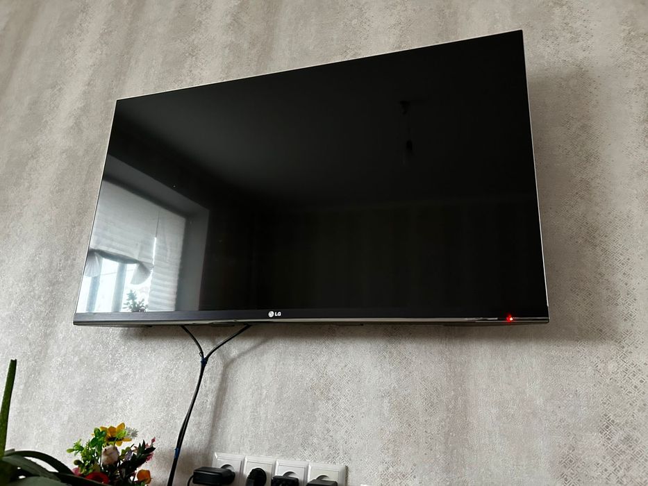 Продам телевизор LG
