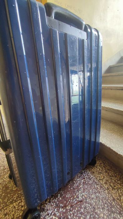 Голям твърд син куфар Passenger Classic 73cm
