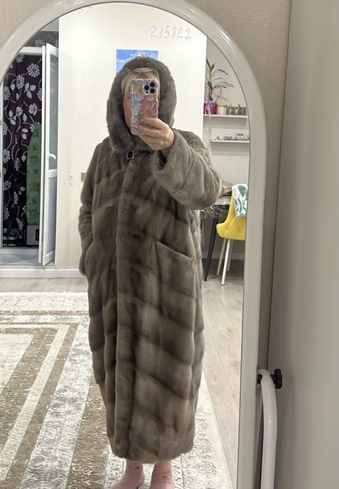 Продам норковую шубу