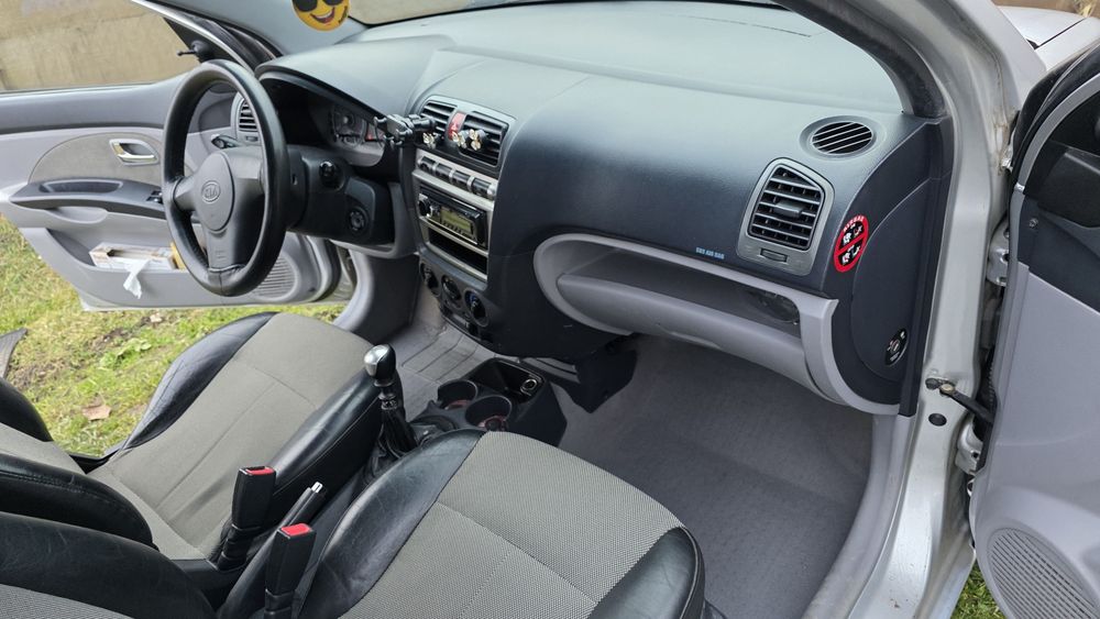 Vand Kia Picanto sau schimb cu telefon