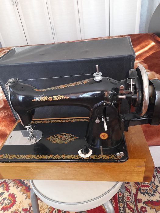 Швейная машинка б/у