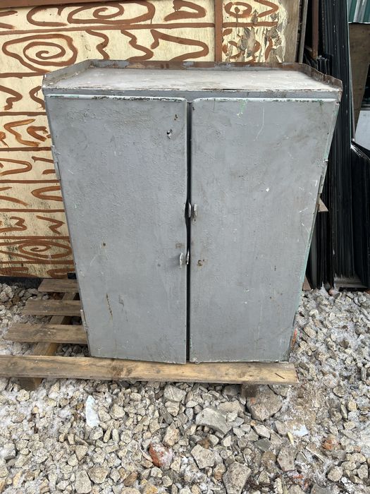 Продам шкаф металлический