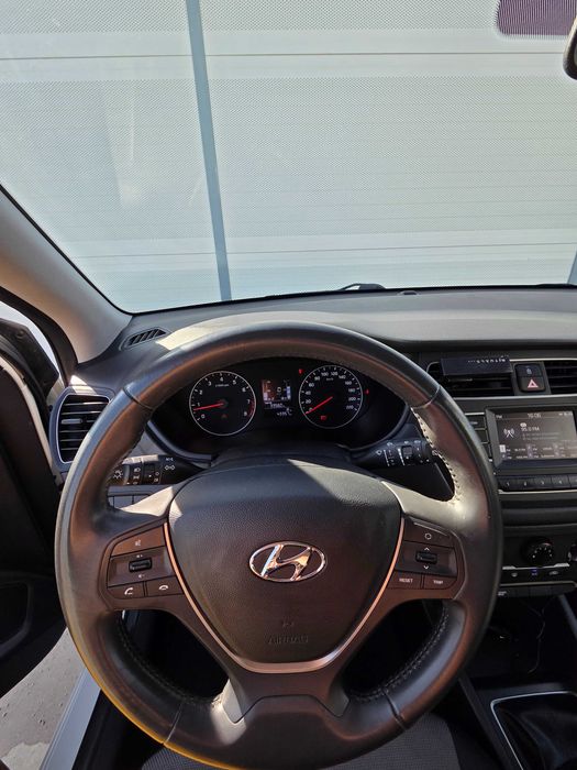 HYUNDAI i20 2018 — imagine 3