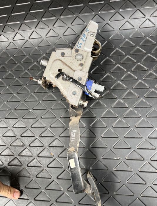 Pedala ambreiaj Mazda 6 2003-2007 Se ofera factura si garantie!