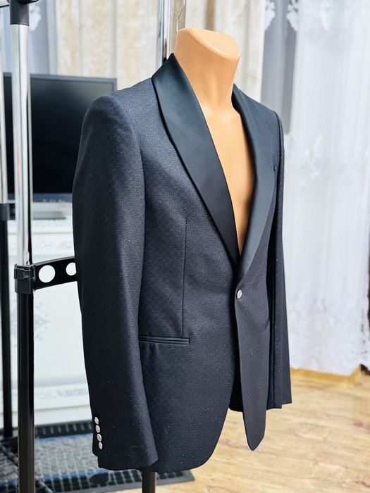 Sacou impecabil și elegant de la brandul VIGGO