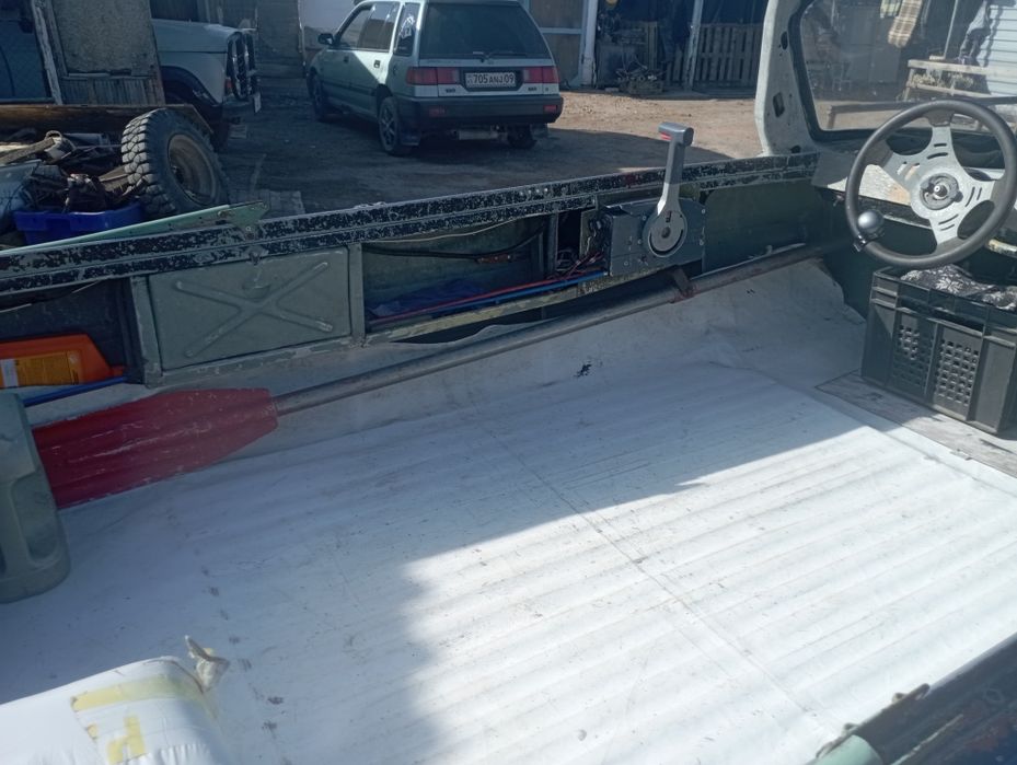 Продам лодку с мотором