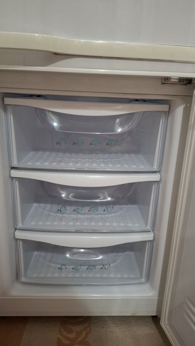 Холодильник Samsung RL24MBSW1