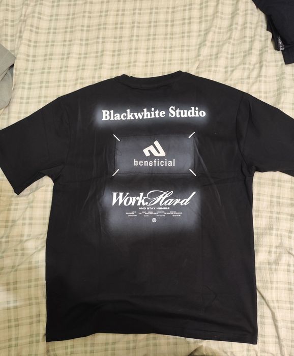 Black White studio shirt Size L черна тениска