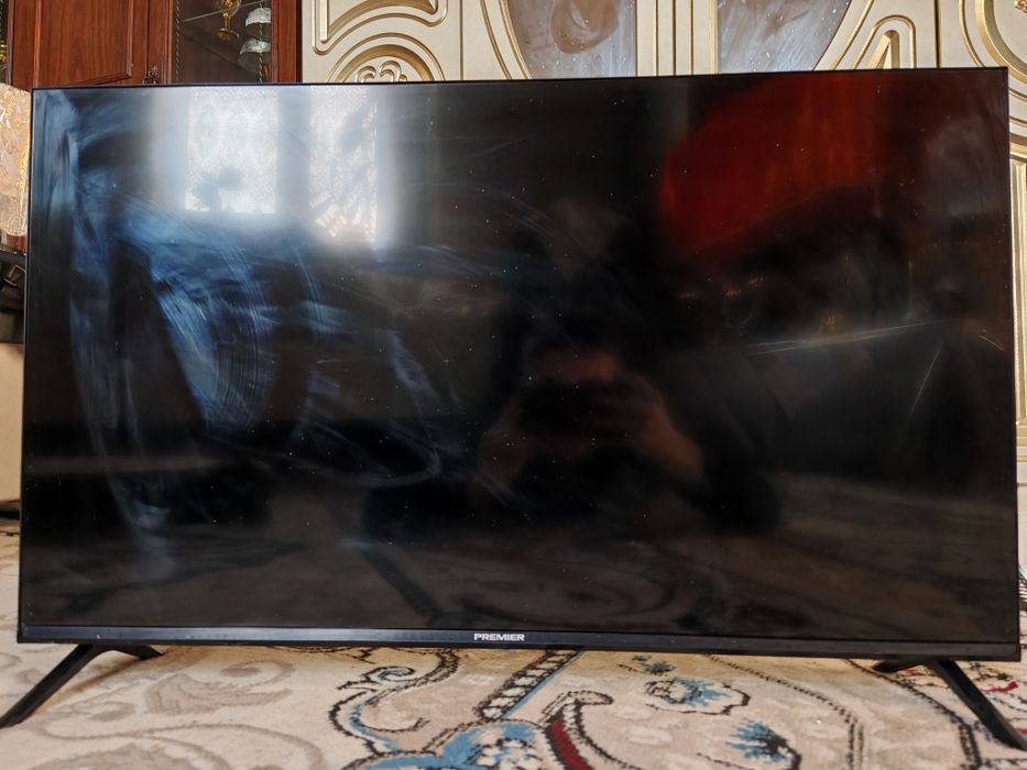 Premier 32 smart TV