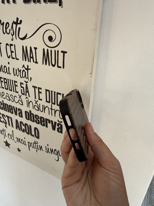 Vand 2 huse noi pt iphone 17 simplu