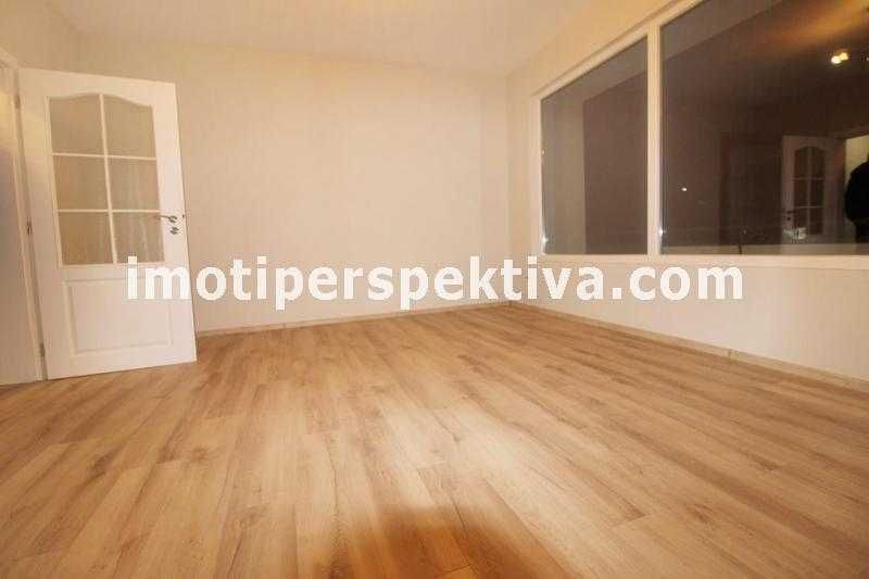 Продава се Тристаен апартамент в Пловдив, Център - 86 кв.м за 1512 €/кв.м - Снимка #1