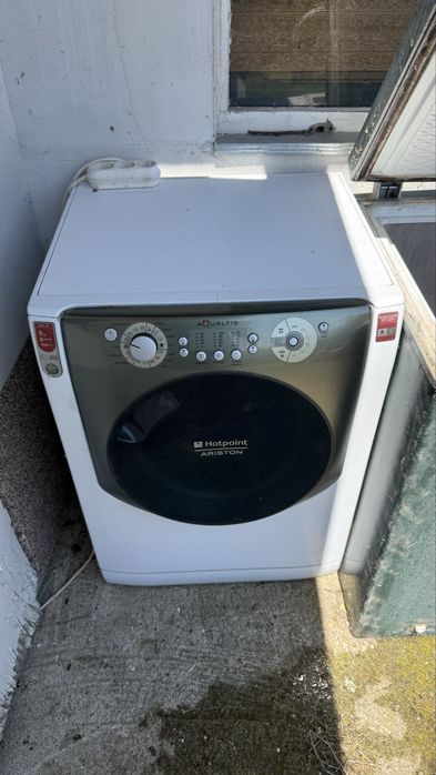 Пералня Aqualtis Hotpoint ariston