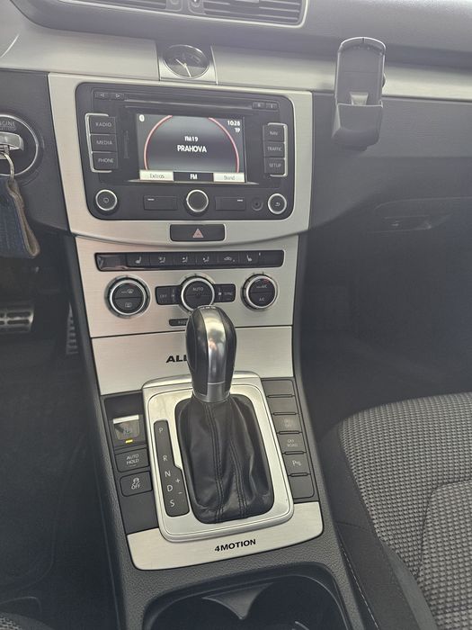 VOLKSWAGEN Passat Alltrack 2013 — imagine 5
