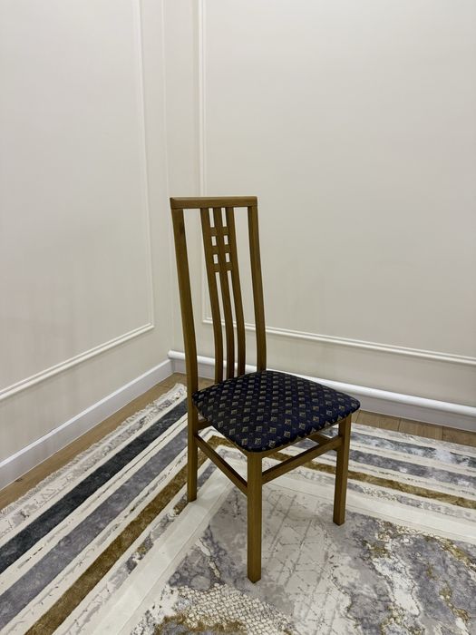 Купим такие стулья