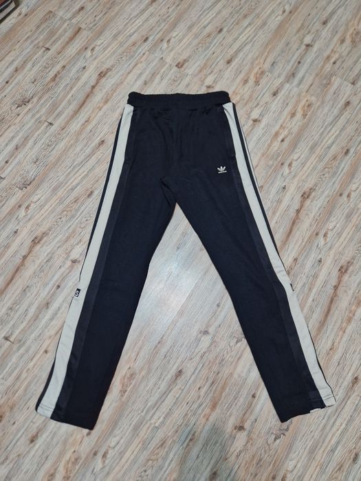 Pantaloni Adidas - super calitate