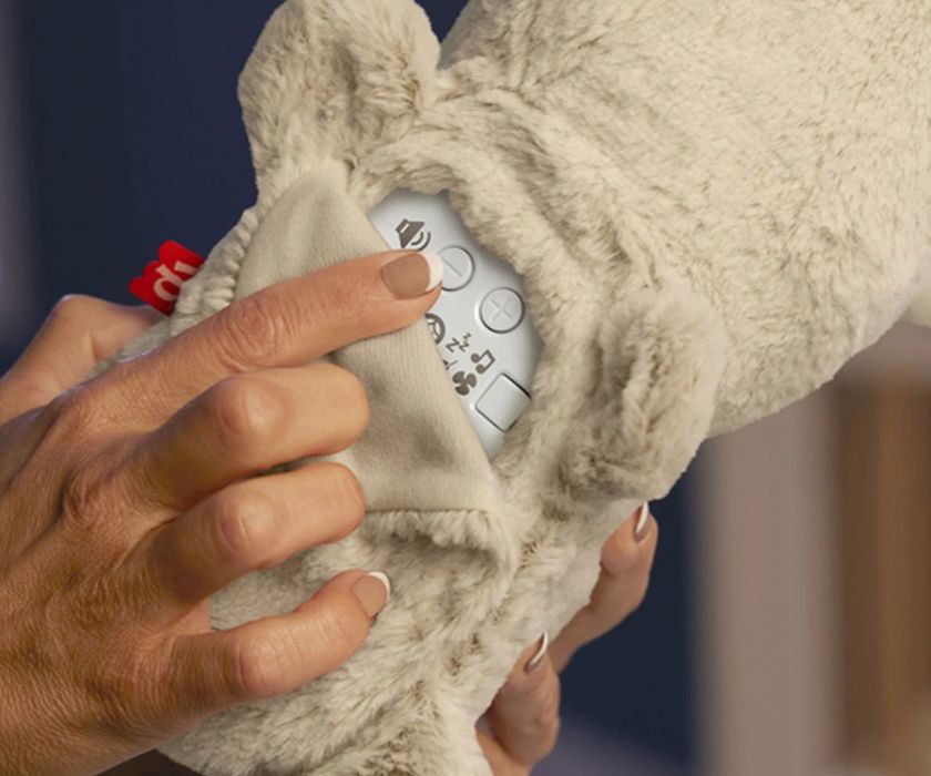 Интерактивна дишаща играчка с бял шум зайче/видра Fisher Price Soothe