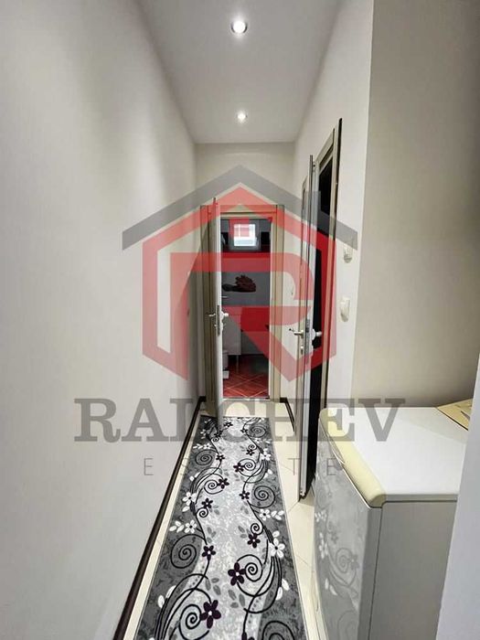 Тристаен апартамент с Морска панорама / Общината