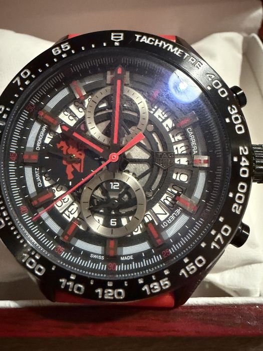 Часовник Tag Heuer Manchester United