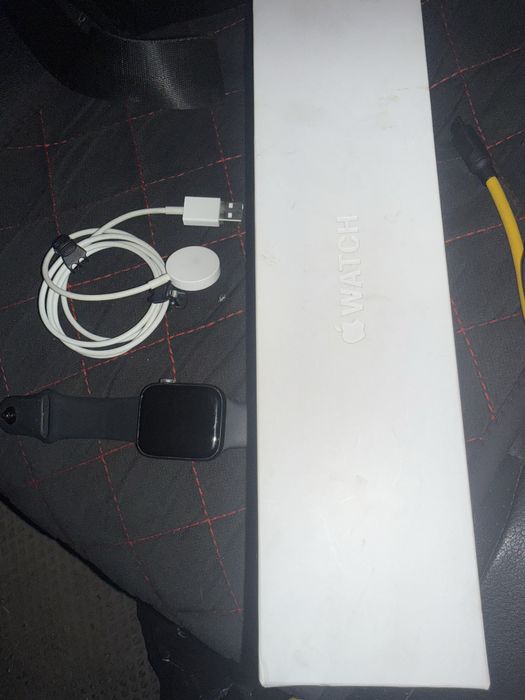 Продаются часы Watch Series 5 (GPS) 44MM