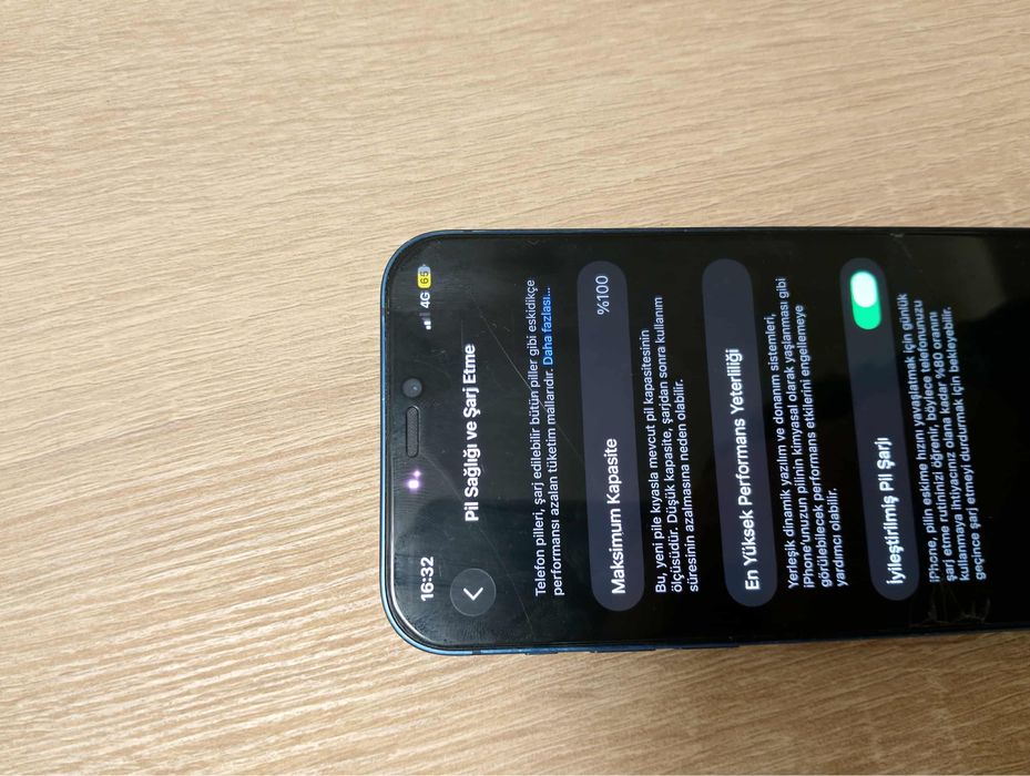 Продавам iphone 12 64 гб