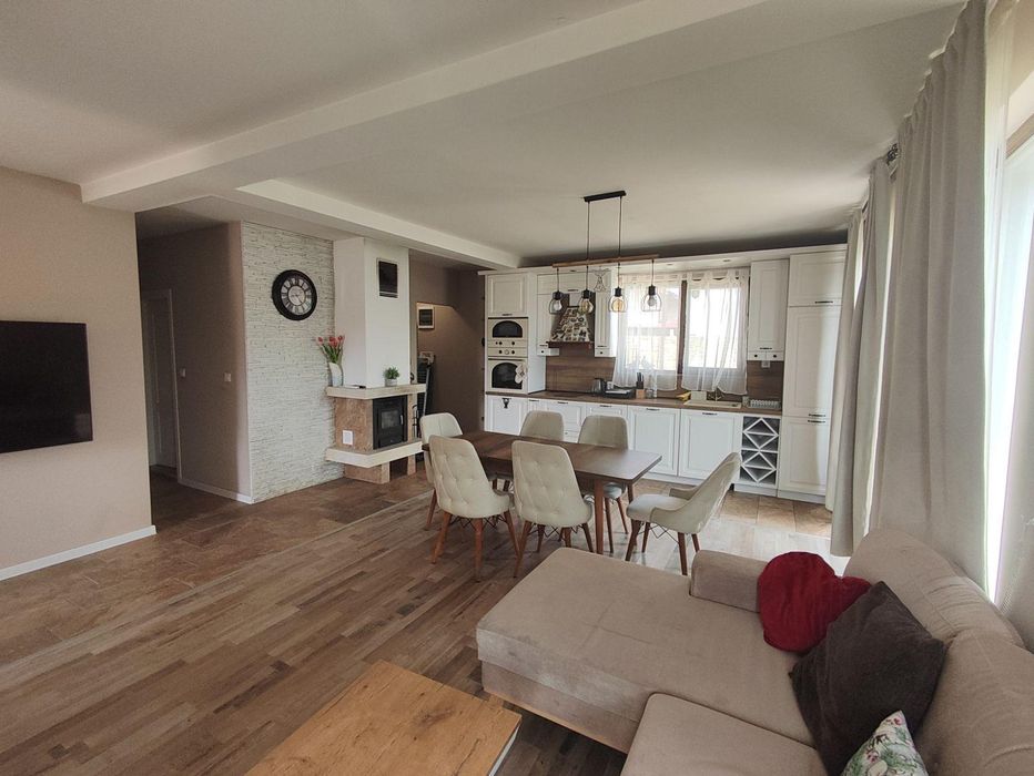 Дава се под наем Къща в Божурище - 100 кв.м за 1200 € - Снимка #1