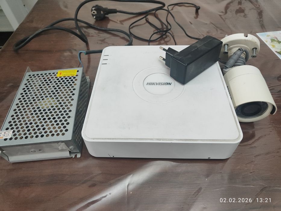 Камеры комплект с 3 трюма HD  камерами  срочна