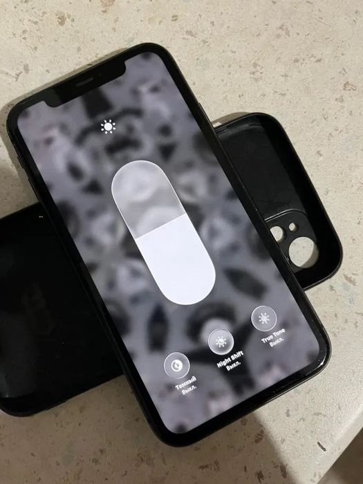 Продам iPhone 11 128 Gb айфон 11