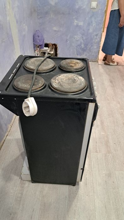 Продам электро плиту