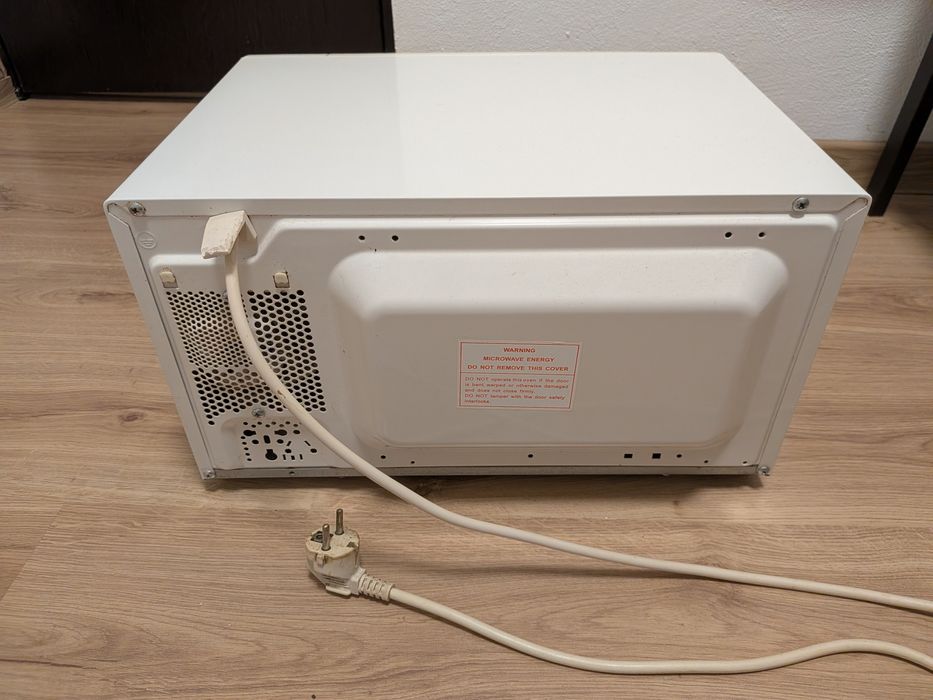 Cuptor cu microunde Sharp R270W, 20L – pentru piese sau reparație