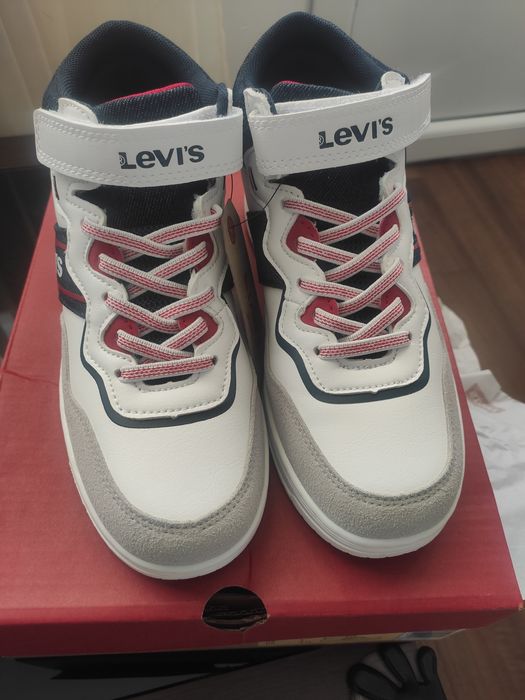 Vând ghete Levis Kids mărimea 35