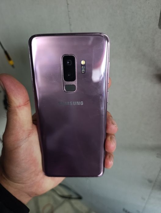 Somsung s9 plus.