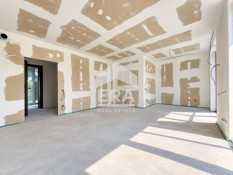 Продава се Тристаен апартамент в София, м-т Детски град - 172 кв.м за 1940 €/кв.м - Снимка #1