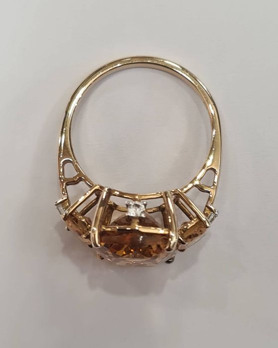 Inel realizat din aur galben 10k, cu citrinenaturale si cubic