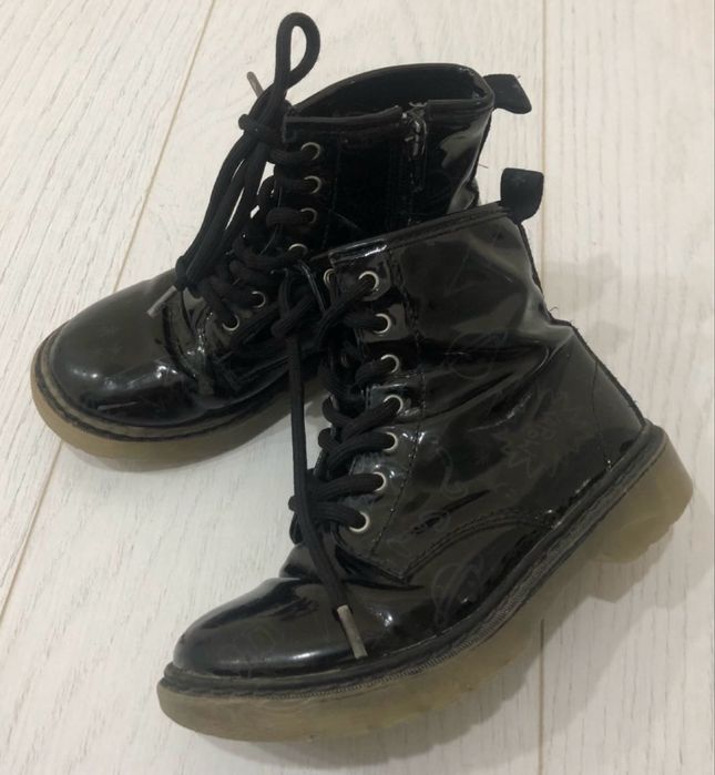 Срочно продам деткий обувь демисезон