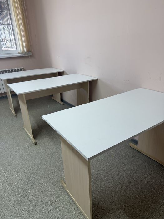 Продам парты для учебного центра офиса в отличном состоянии