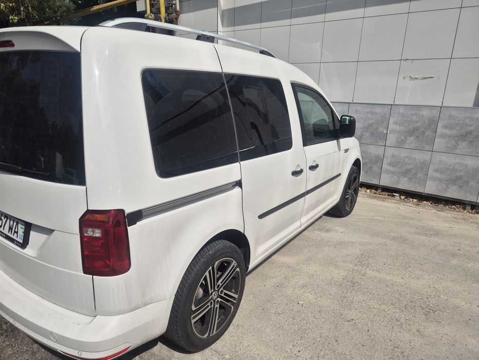 WV Caddy Combi 4