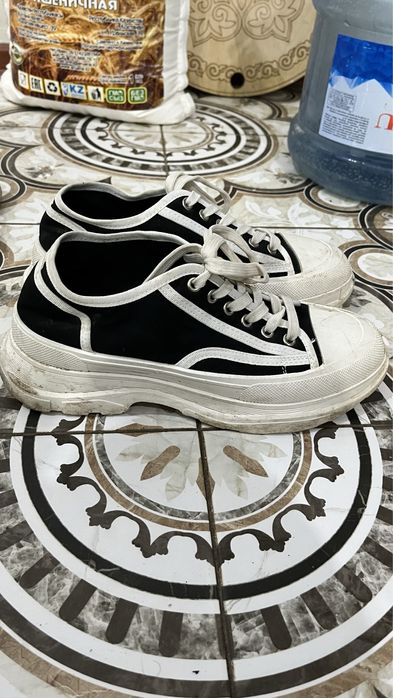 Продам Кроссовки