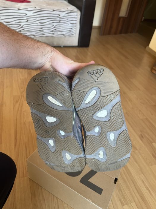 Adidas Yeezy 700 Mauve