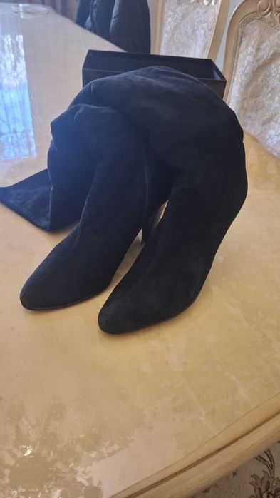 Продам замшевые сапоги