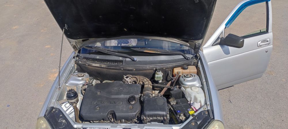 Продаю приора универсал