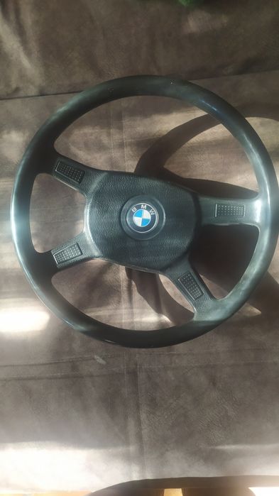 Продам BMW руль состояние среднее