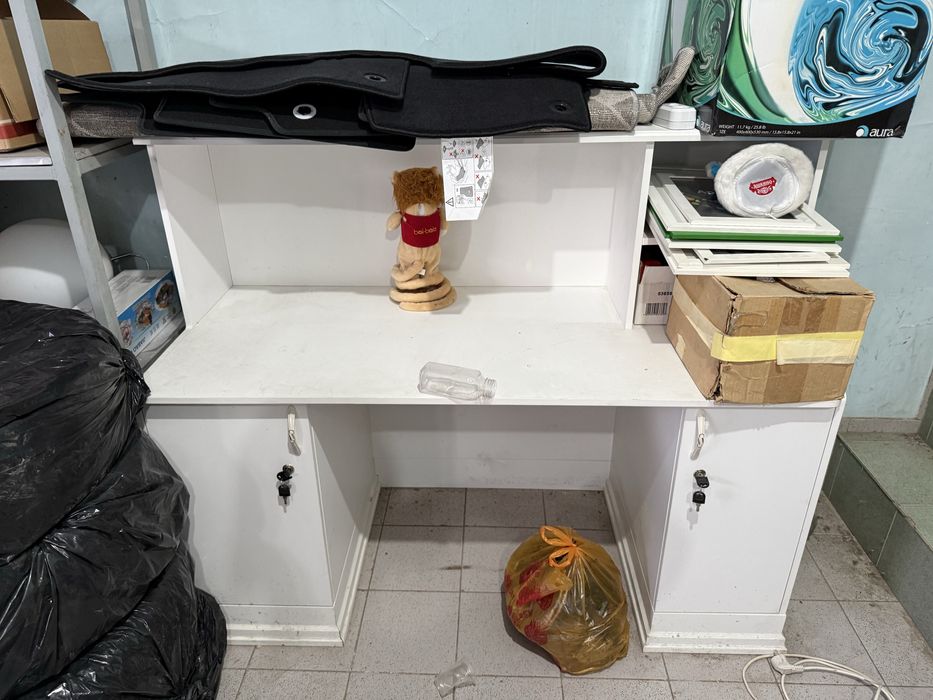 Стол для ресепшена, офиса, учебы