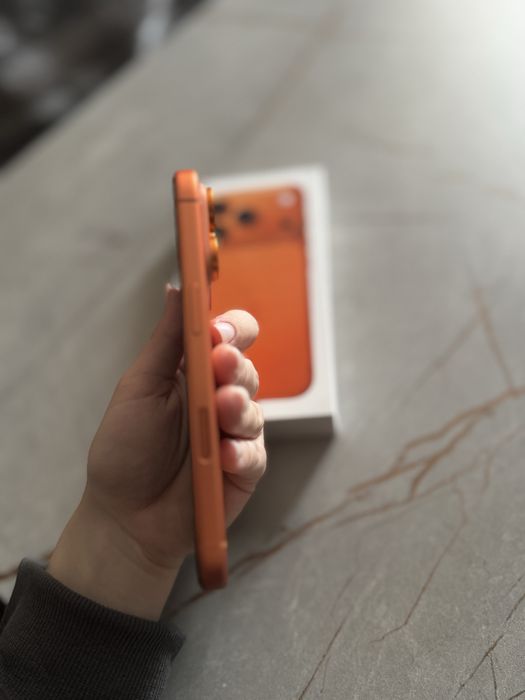 Продам Айфон 17 про