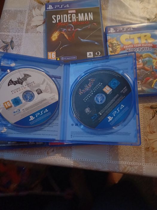 Vând jocuri pentru PS4