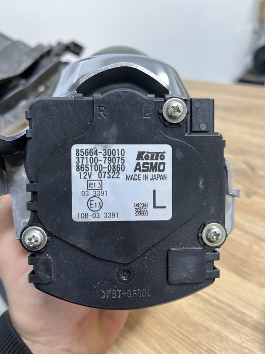 Корректор фар toyota Estima 2006