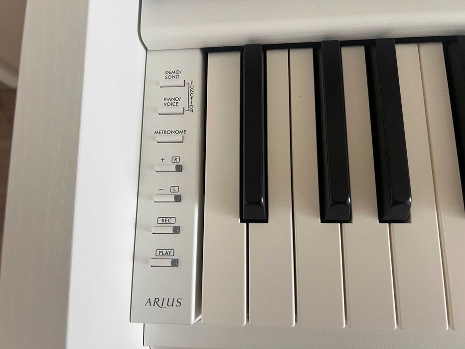 Продавам дигитално пиано Yamaha Arius YDP-S55 – бяло, ново + гаранция