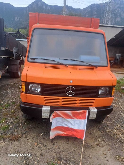 Mercedes 408D roti duble pe spate