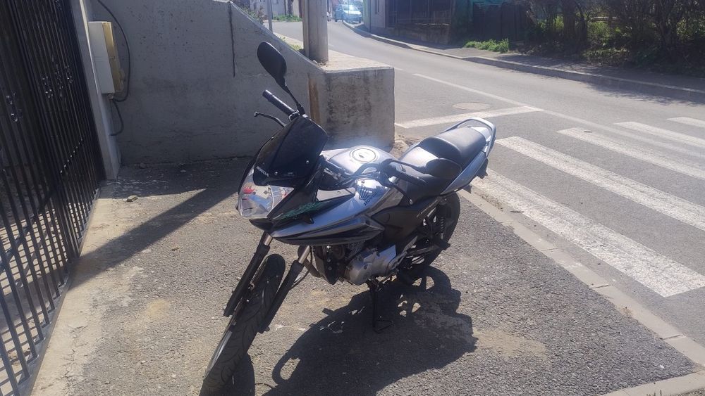 Honda cbf125 ( categoria A1)