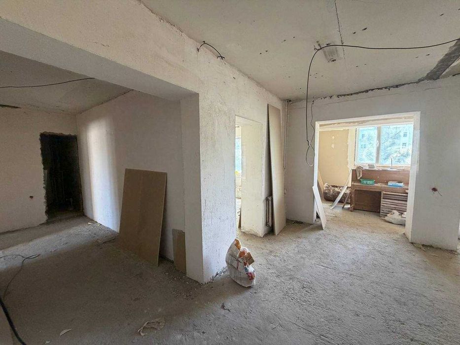 Продаётся 3х комн квартира на 2 этаже Ор-р Корзинка