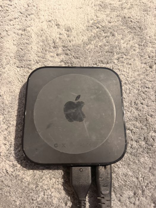 Apple TV + telecomanda originala